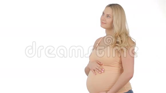 孕妇把手放在腹部视频的预览图