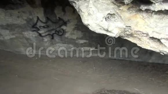 洞洞隧道视频的预览图