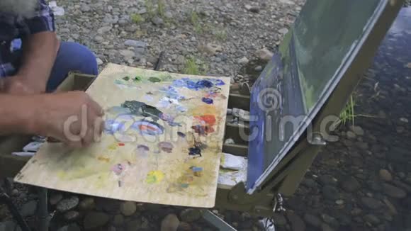 艺术家河流自然视频的预览图
