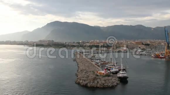 海港水域入口巴勒莫西西里视频的预览图