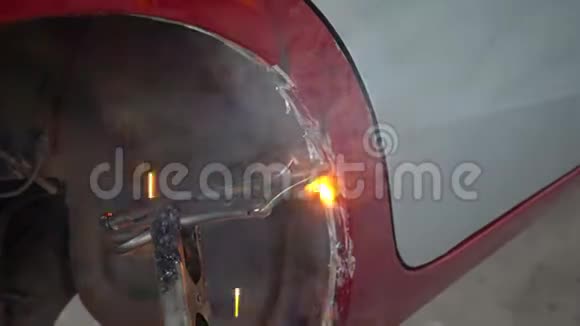 焊工工业汽车部分视频的预览图