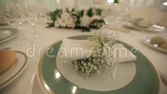 婚礼乌克兰美丽的服务精致的桌子视频的预览图