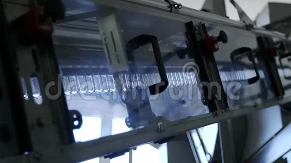 工厂生产塑料瓶视频的预览图