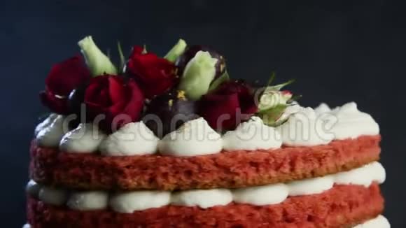 用bizet葡萄和玫瑰做手工蛋糕视频的预览图