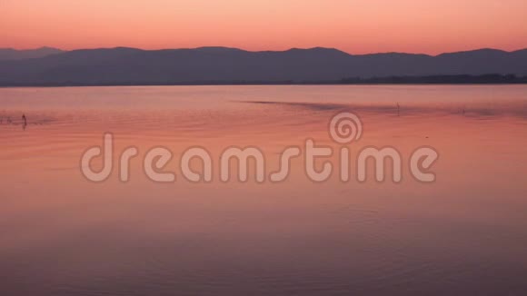 日出日落多伦湖畔视频的预览图