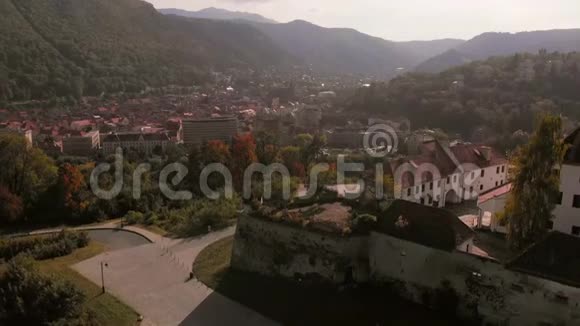 圣塔贾城堡的空中景色视频的预览图