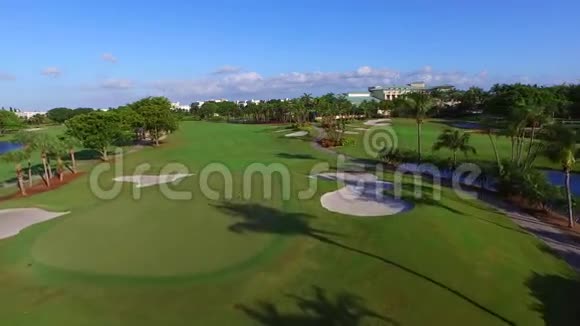 航拍视频高尔夫球场2个视频的预览图