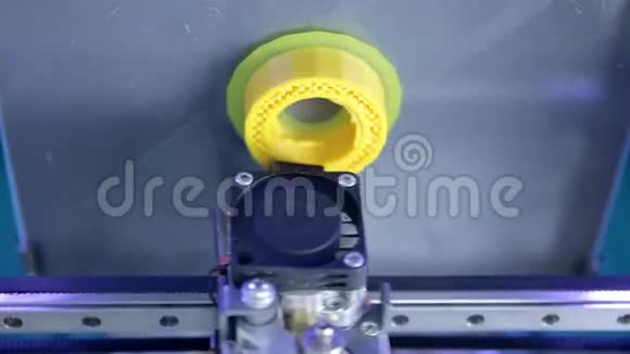 三维3d打印机打印塑料元件现代3D打印技术特写镜头视频的预览图