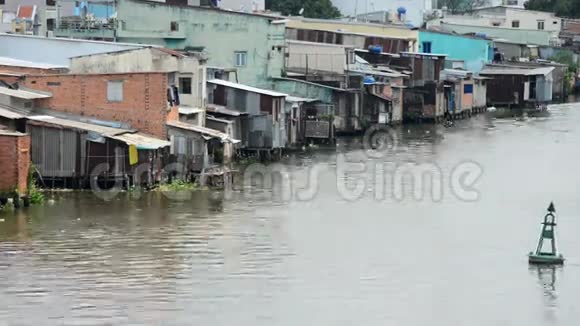 西贡河水和棚屋的时间流逝胡志明市西贡视频的预览图