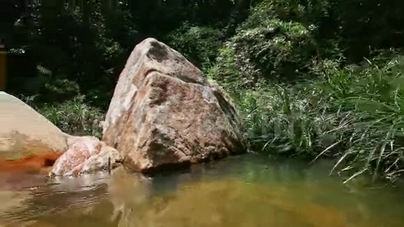 山河林业银行抛光岩石议案视频的预览图