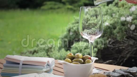 白葡萄酒视频的预览图