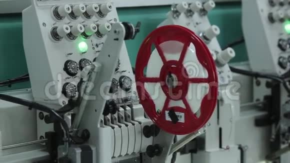 缝制设备织机服装厂的设备视频的预览图