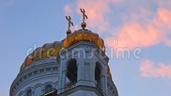 救世主基督大教堂圆顶上的十字架视频的预览图