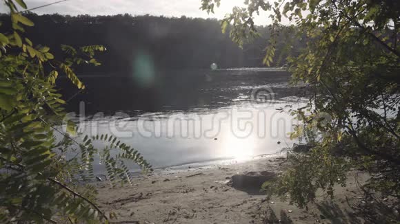 日落时在迪尼普尔河畔视频的预览图