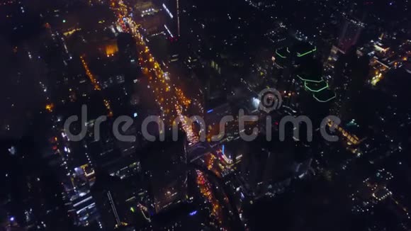 晚上鸟瞰曼谷市区夜间现代大都市景观泰国曼谷市中心视频的预览图