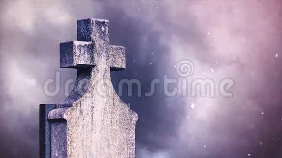 下雪时在墓地上交叉视频的预览图