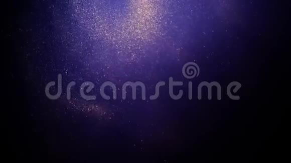 闪闪发光的蓝色粒子背景宇宙蓝色尘埃黑色背景上有星星粒子的运动抽象视频的预览图