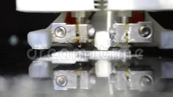 在3D打印机上打印平件视频的预览图