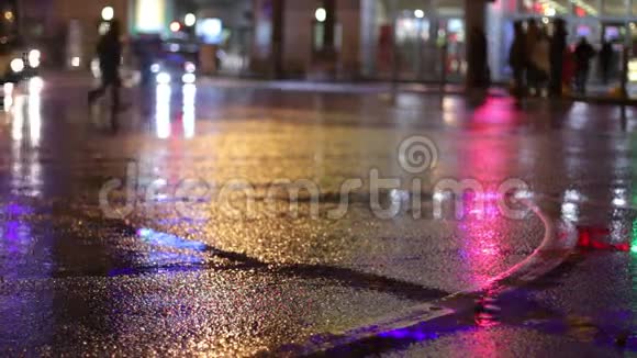 大城市的雨夜视频的预览图