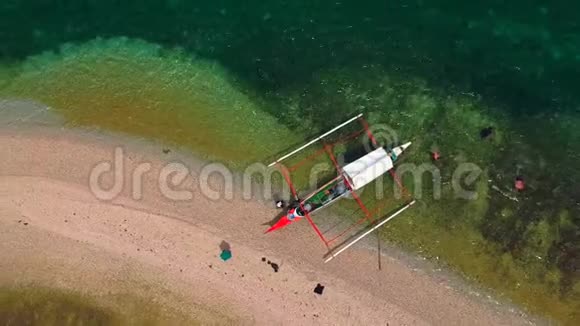 空中拍摄的沙洲自然由超级台风海燕创造视频的预览图