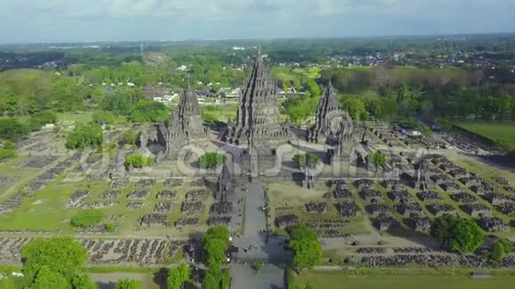 美丽的空中画面普拉姆巴南神庙废墟视频的预览图