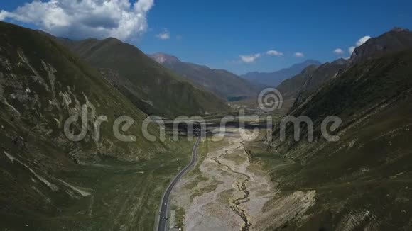 欧洲格鲁吉亚的空中山脉高加索山脉美丽的世界视频的预览图