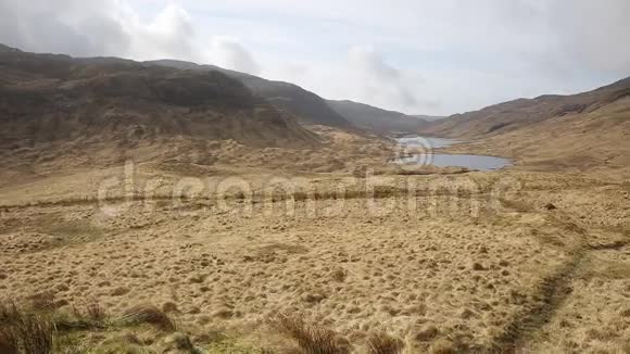苏格兰马尔岛英国美丽的湖和山谷或格伦潘视频的预览图
