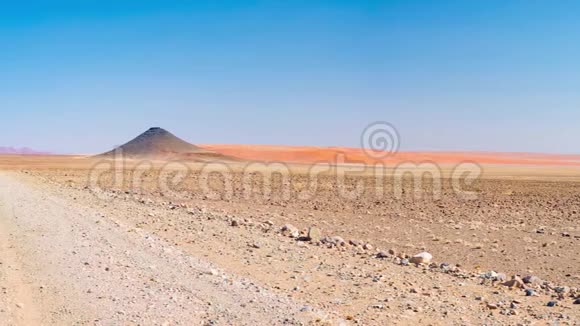 纳米布Naukluft国家公园纳米布沙漠的彩色沙丘和风景景观全景纳米布NamibNaukluft旅游目的地视频的预览图