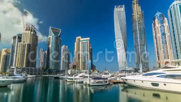 迪拜码头最高塔楼在杜巴时间推移超移视频的预览图
