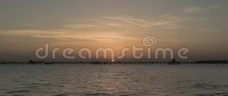 日出在海上时光在春天视频的预览图