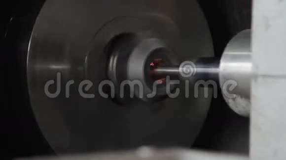 机器磨床工件视频的预览图