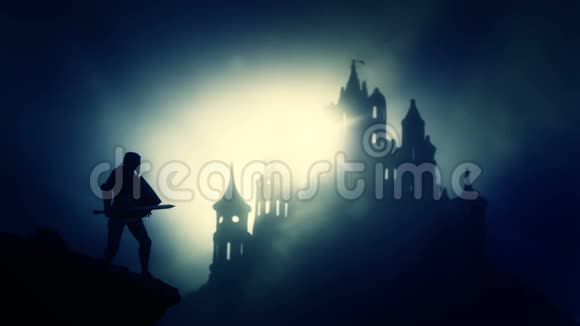 黑暗骑士来到一座阴森恐怖的城堡视频的预览图