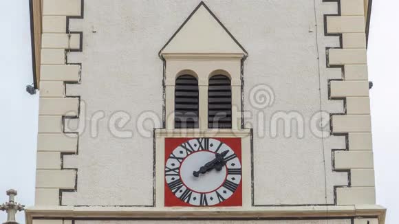 圣马克教堂塔上的钟在圣马克广场计时克罗地亚萨格勒布视频的预览图