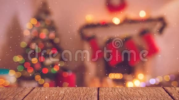 为圣诞节装饰的模糊客厅加上降雪视频的预览图