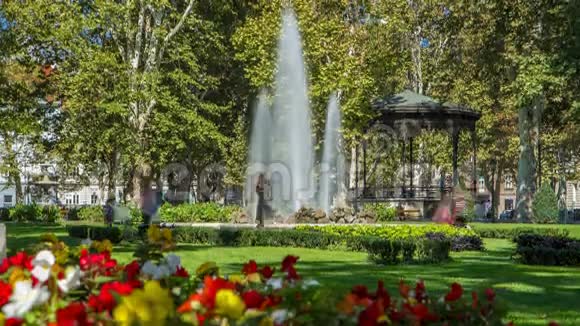 斯林杰瓦茨时代喷泉城市中最古老的公园之一克罗地亚ZAGREB视频的预览图