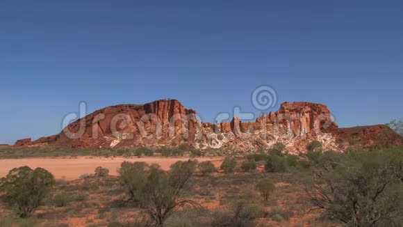 澳大利亚爱丽丝斯普林斯内陆的彩虹山谷视频的预览图