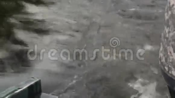 冬天的河冰视频的预览图