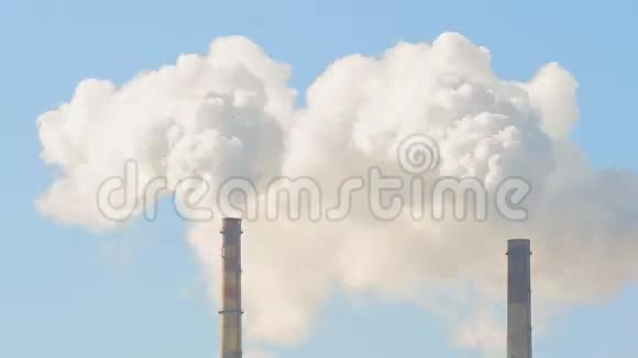 薄壁发电厂排放烟雾视频的预览图