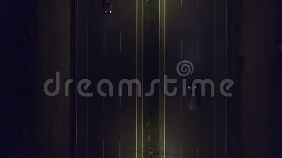 夜间空中观景公路交通视频的预览图