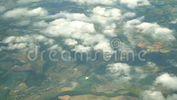 格林伍德村的鸟瞰图从飞机的靠窗座位上可以看到视频的预览图