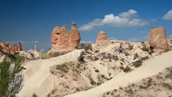卡帕多西亚德弗伦特山谷的骆驼岩土耳其视频的预览图