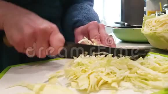 手切白菜蔬菜视频的预览图