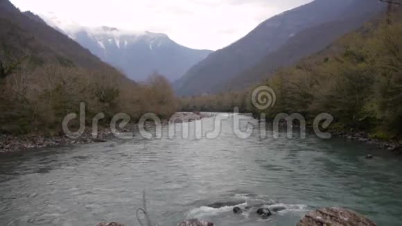 山谷里的山河视频的预览图
