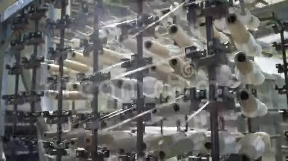 经营转白线筒子纺纱厂视频的预览图