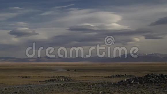 西伯利亚Alyai地区山谷全景拍摄视频的预览图