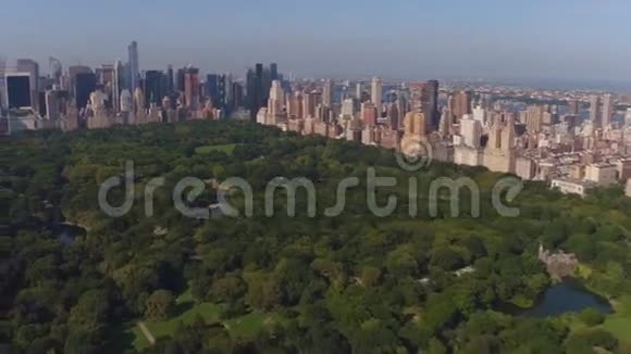 纽约从高处开始拍摄无人机视频的预览图