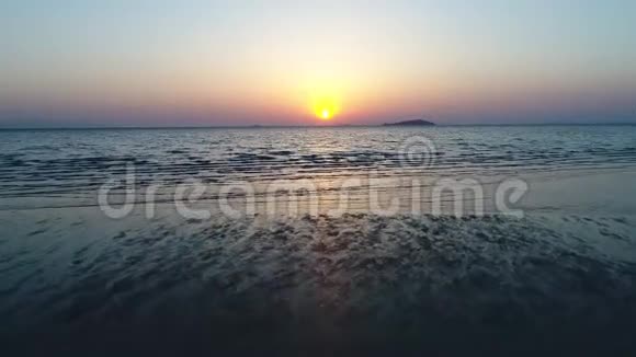 美丽的太阳落海视频的预览图