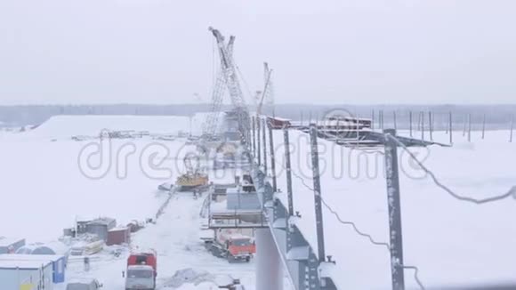 北极圈以上桥梁施工现场视频的预览图