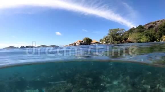 斯诺克尔费利西特岛分景视频的预览图