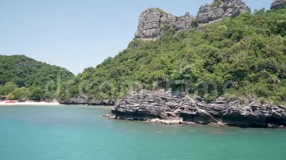 群岛群在昂松国家海洋公园附近的旅游萨美乐园热带度假胜地群岛视频的预览图